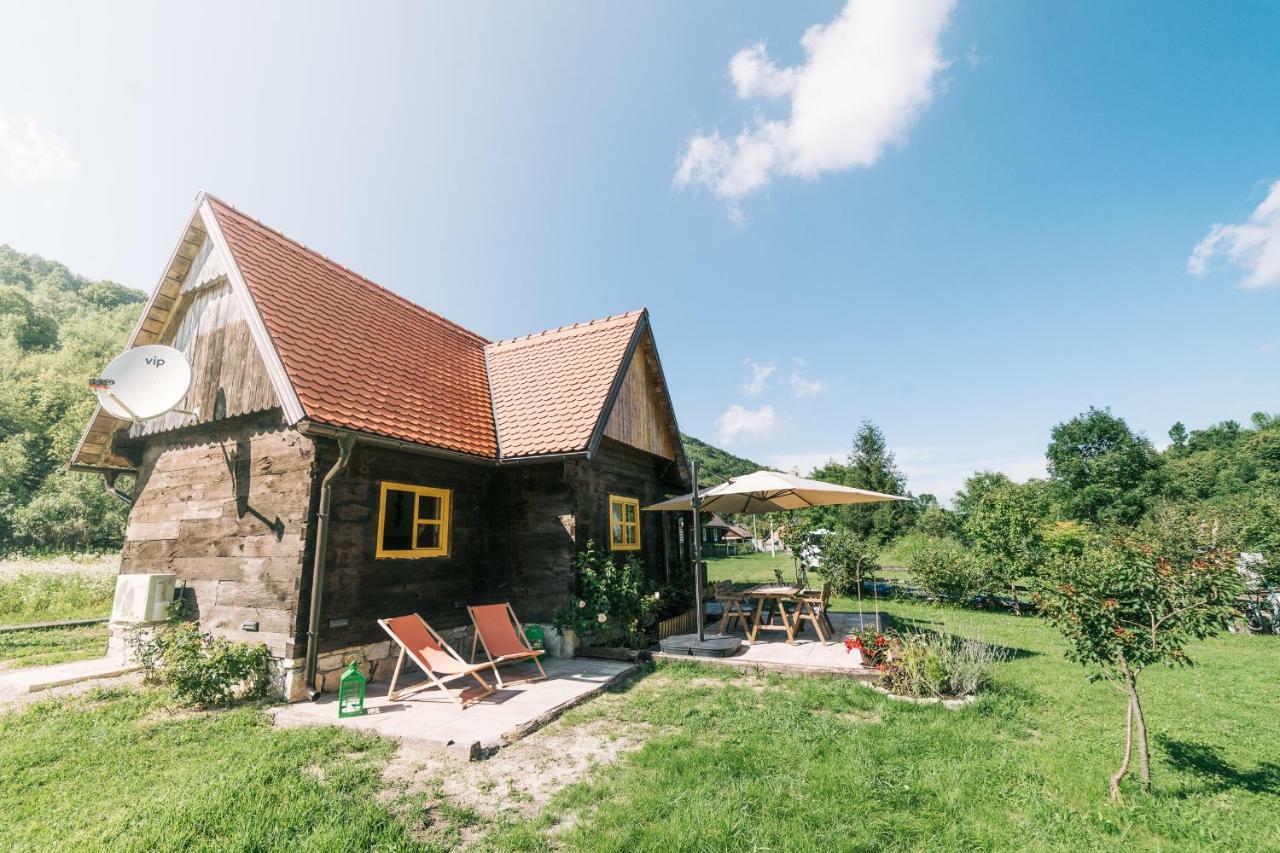 Plitvice Chalet Villa Korana Exterior photo
