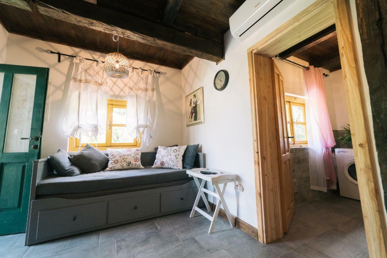 Plitvice Chalet Villa Korana Exterior photo